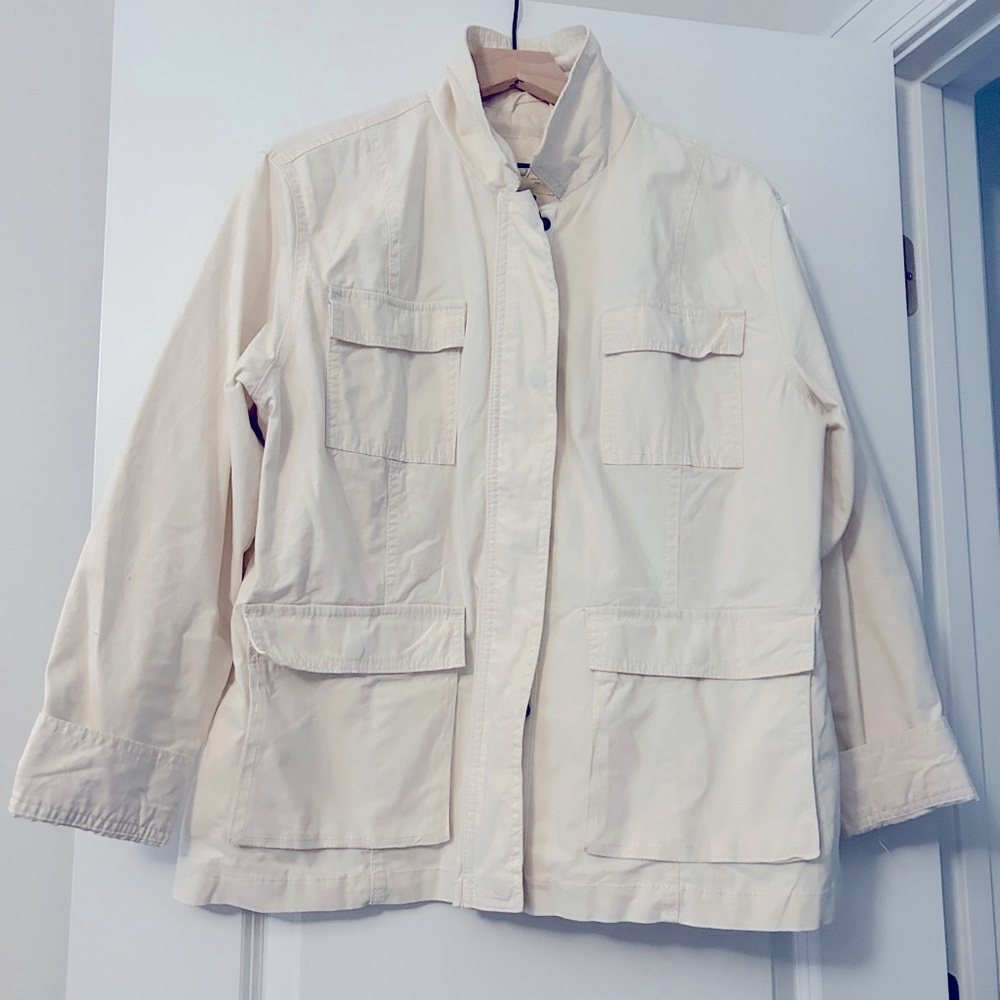 Universal Thread- White Utility Jacket- Worn once! In Excellent Used Condition!
